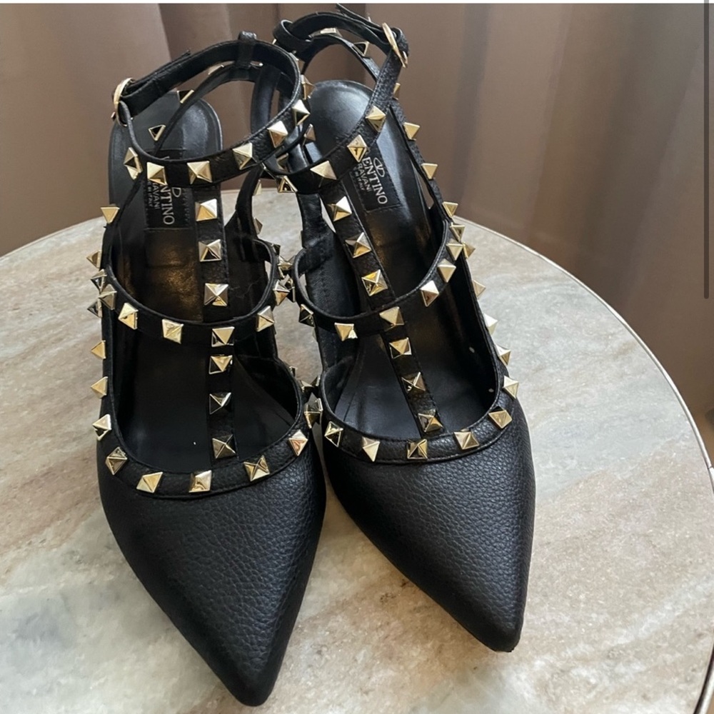 Valentino caged rock stud pumps